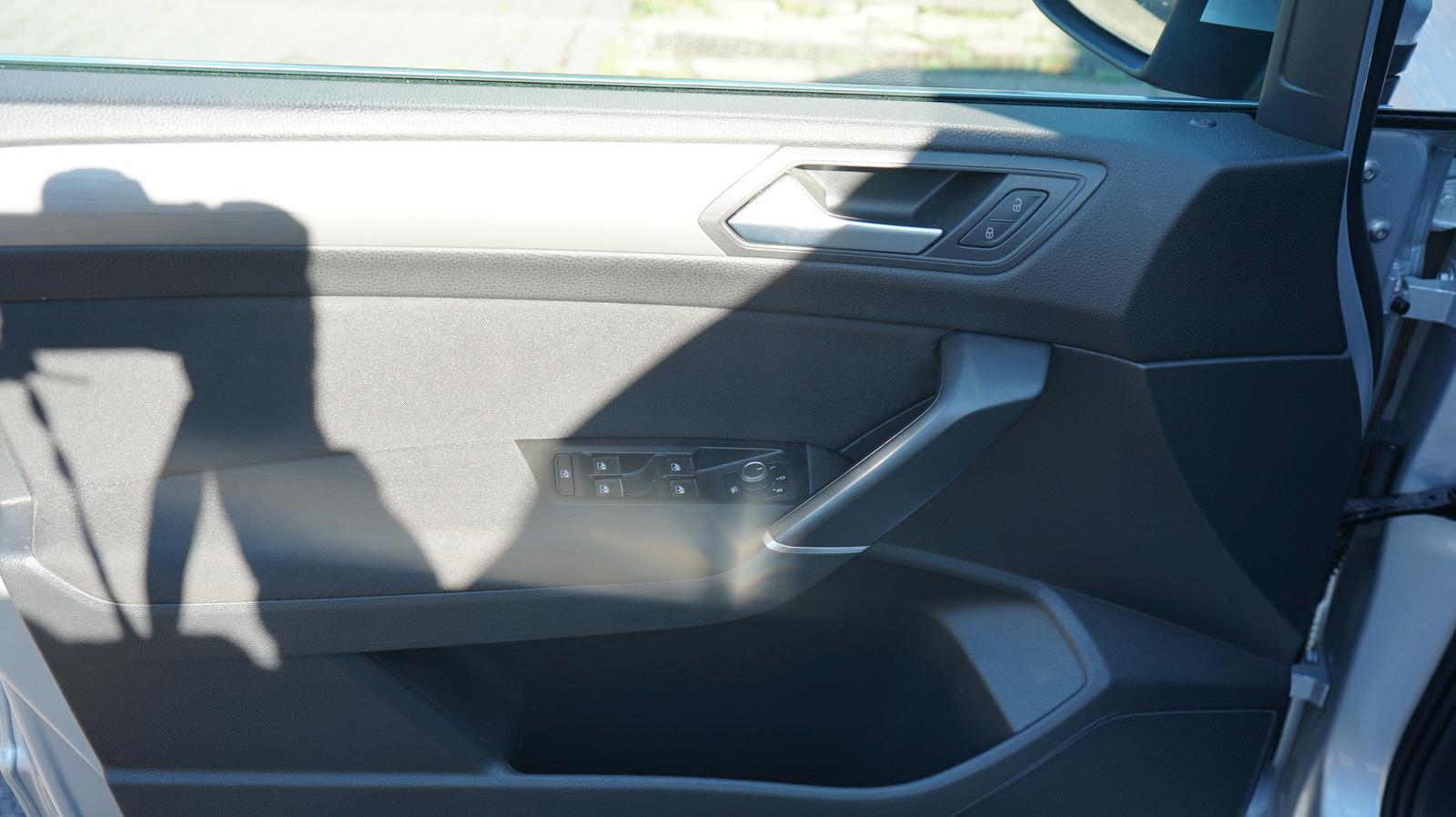 Volkswagen Touran Comfortline 1.4-7 Sitzer-Navi-DAB-3 Zonen