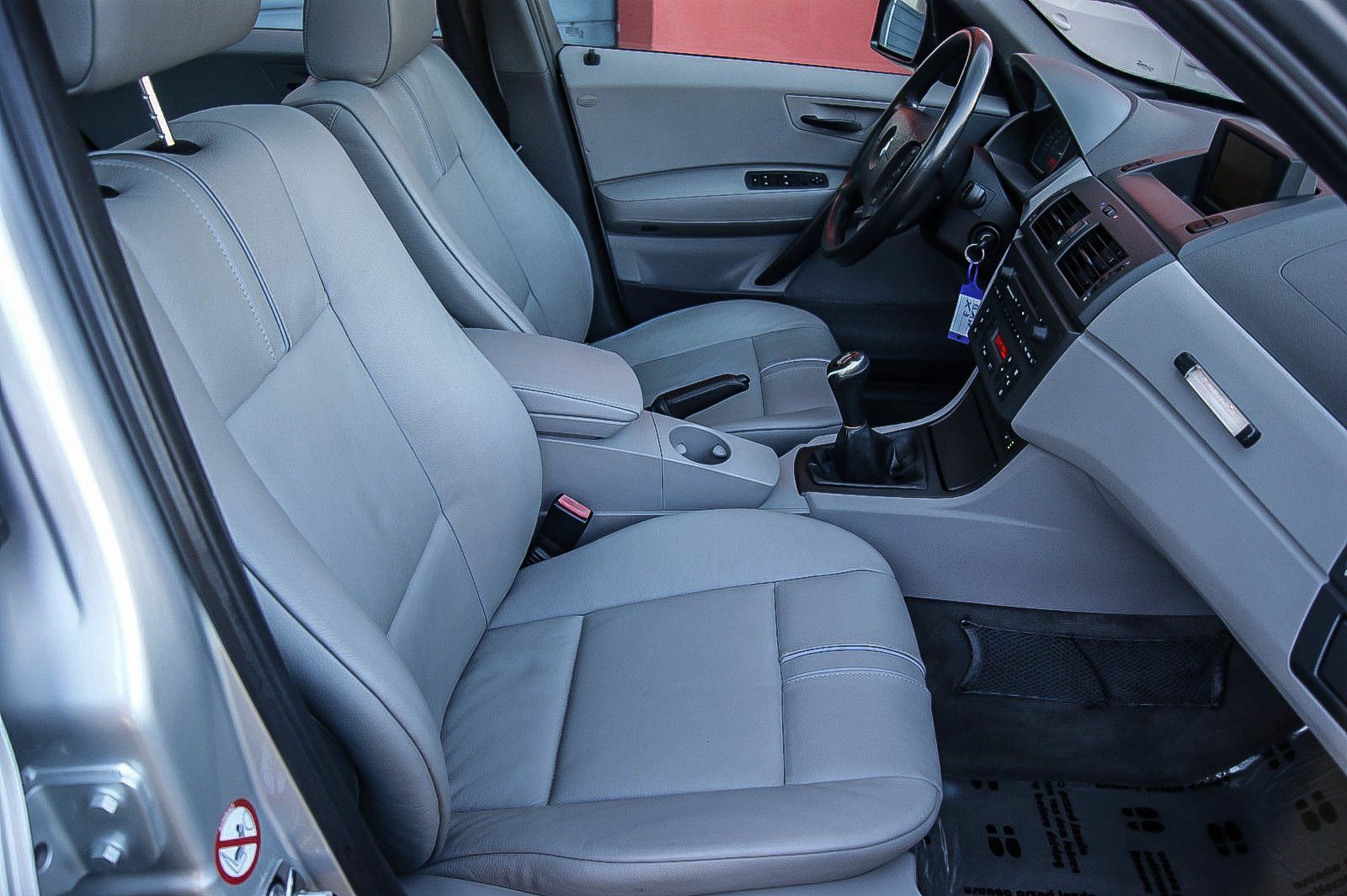 Fahrzeugabbildung BMW X3 3.0i 4x4 LEDER XENON NAVI RENTNER 1.BESITZ