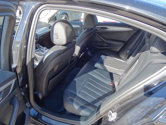 Fahrzeugabbildung BMW 520d xDrive/2.Hd/HUD/Leder/Virtual/Kam/Navi/