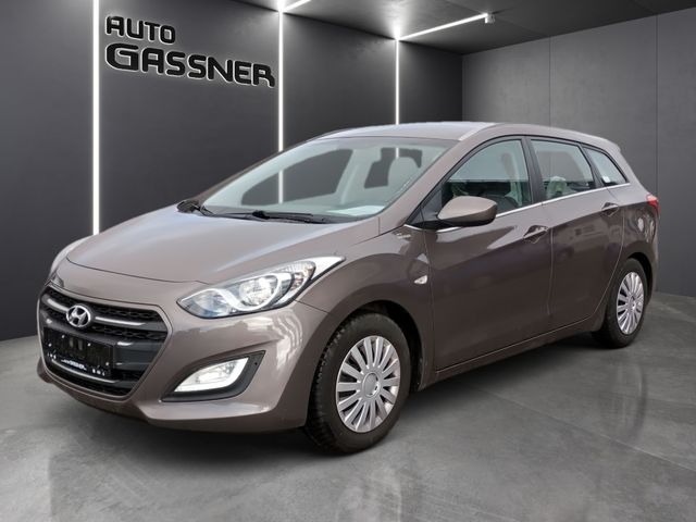 Hyundai i30cw 1.4 M/T Yes! Silver