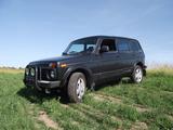 Lada Niva 4x4 - - schwarze Lada Niva