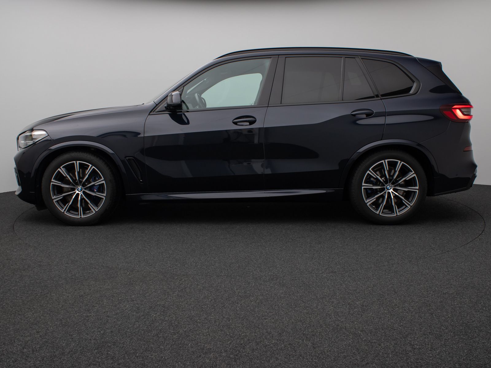 Fahrzeugabbildung BMW X5 xD40d M Sport Panorama Kamera HUD DAB Massage