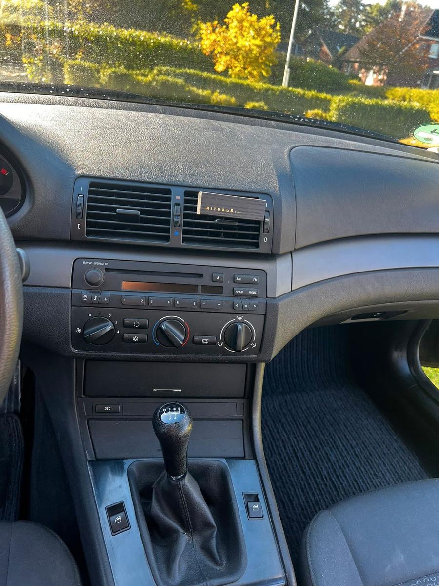 BMW 318 2005 — engine 116 HP (85kW)