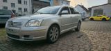 Toyota Avensis Combi Sol 2.0-l-VVT-i Sol - Toyota Avensis aus 2004: Kombi