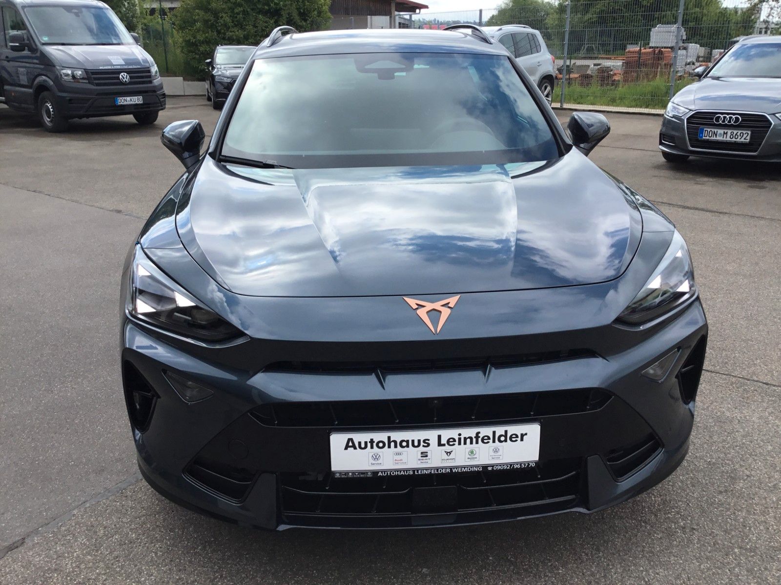 Fahrzeugabbildung CUPRA Formentor 2.0 TSI DSG 4WD+Pano+Matrix+AHK+19"