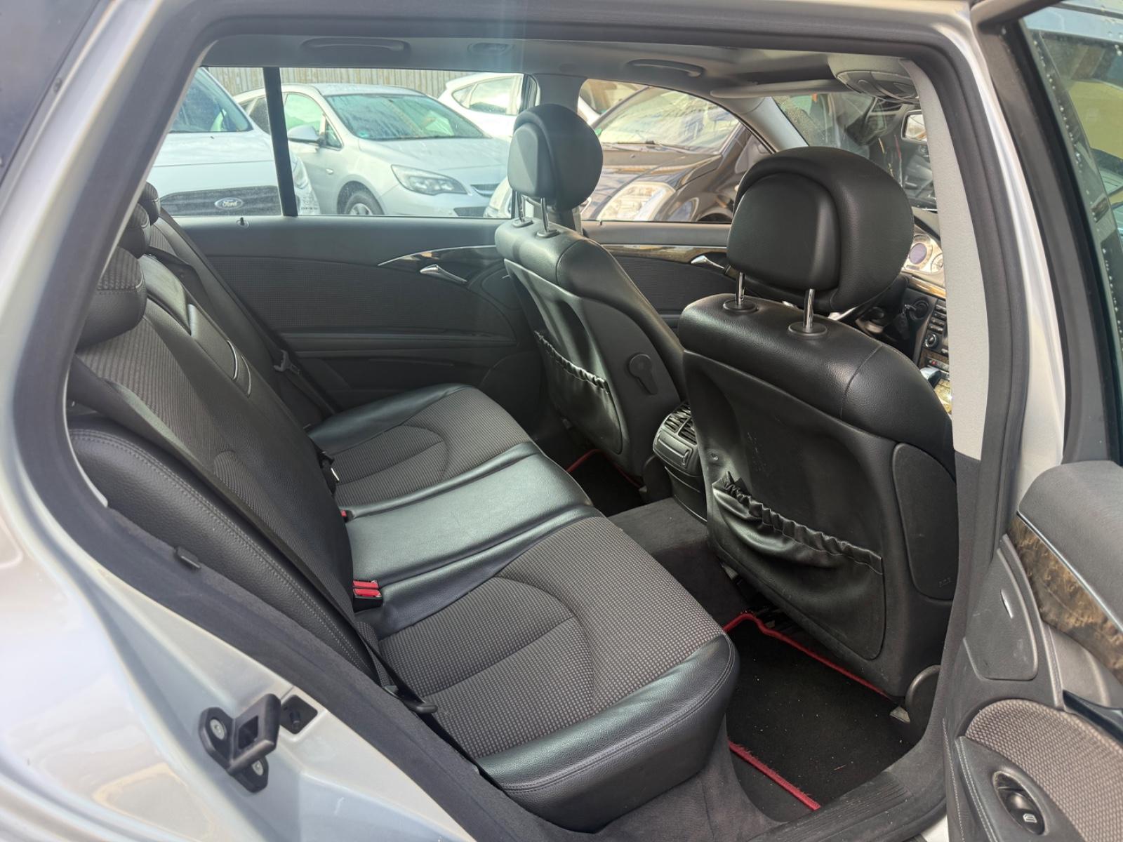 Mercedes-Benz E200 2005 — photo 14