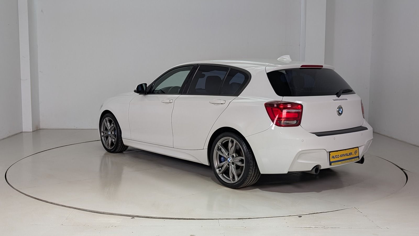 Fahrzeugabbildung BMW M135 i xDrive * Leder * Sitzhzg. * HU/AU neu
