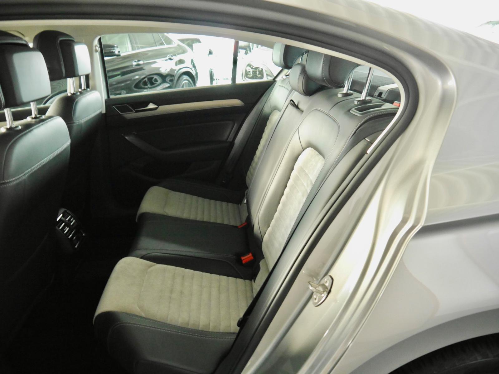 Volkswagen Passat Lim. Highline*DAB*Alcantar*