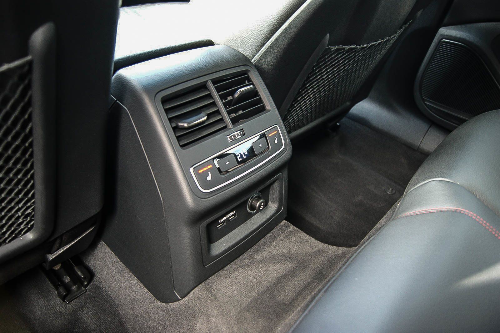 Fahrzeugabbildung Audi A4 Avant 50 TDI quattro S-Line Black B&O 1.HAND