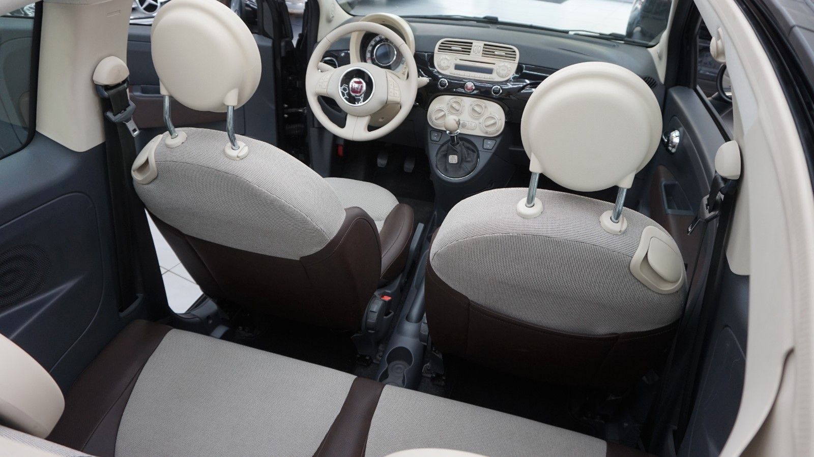 Fahrzeugabbildung Fiat 500 Lounge Cabrio  Scheckh. gepfl. TÜV neu