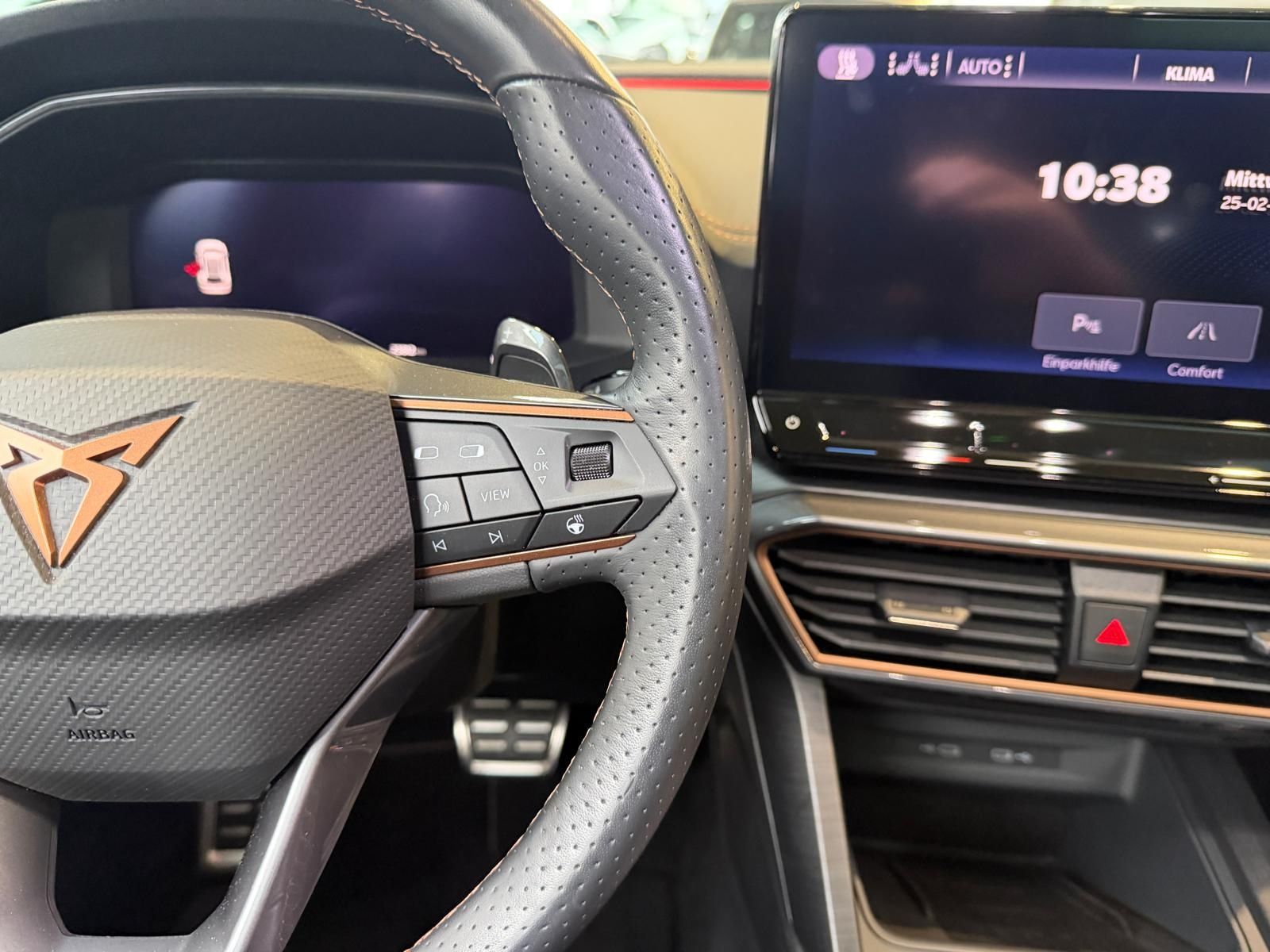 Fahrzeugabbildung CUPRA Formentor VZ e-Hybrid PANO LED NAV SHZ 19"