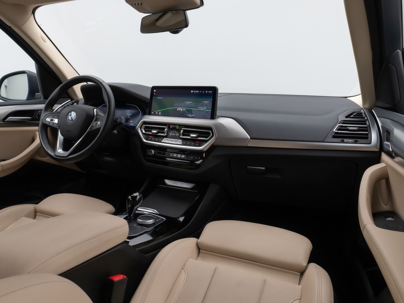 Fahrzeugabbildung BMW X3 xD20d Kamera HUD DAB HiFi Komfort Leder Sport