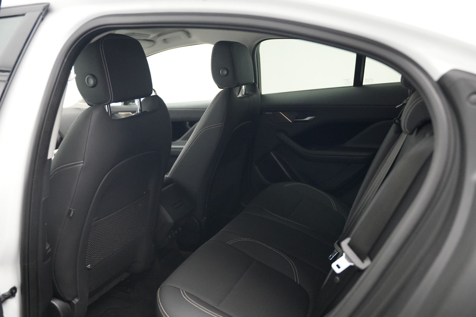 Fahrzeugabbildung Jaguar I-PACE 400 AWD/Black-Pack/CarPlay/MERIDIAN/89,6%