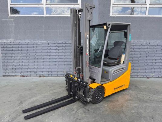 Jungheinrich EFG 215 Baujahr 2016/ Akku 2020 / Stunden 5442 H