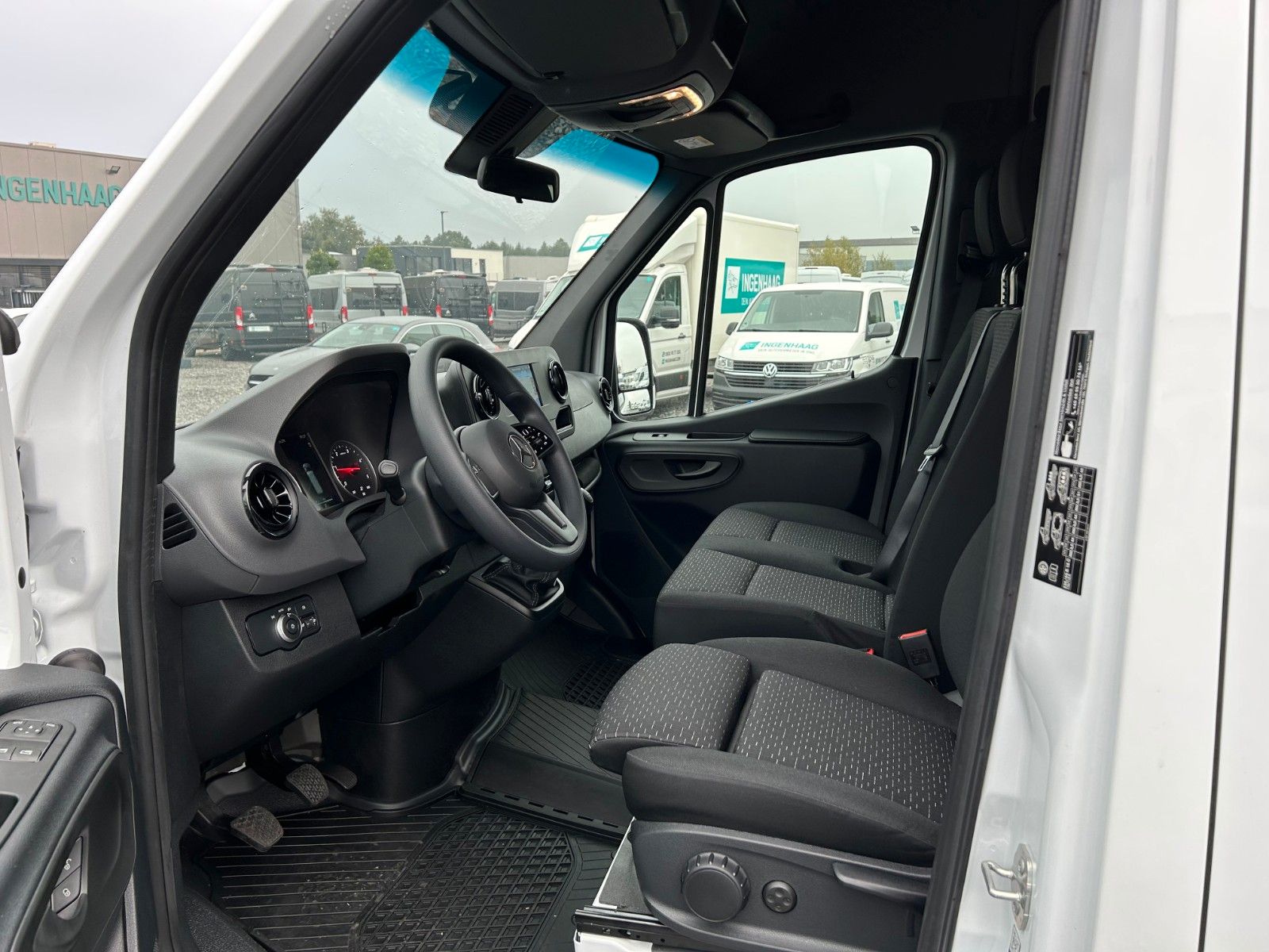 Fahrzeugabbildung Mercedes-Benz Sprinter III Tourer 317 CDI Navi Kamera