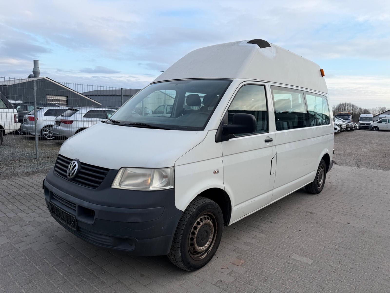 Volkswagen T5 Transporter Hoch Klima 9-Sitze Rollstuhlrampe