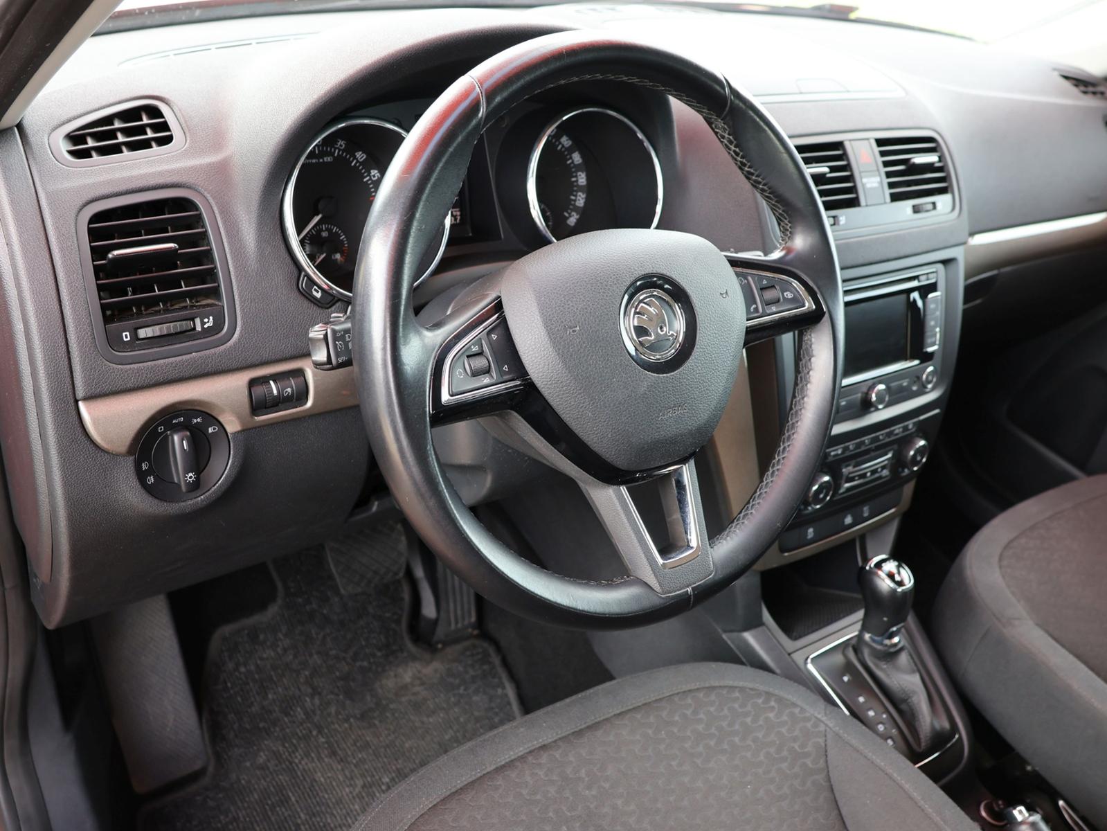 Skoda Yeti 2.0 TDI 170 ch 4x4 DSG Elegance • Toit pano • GPS • Caméra • Xénon • Attelage