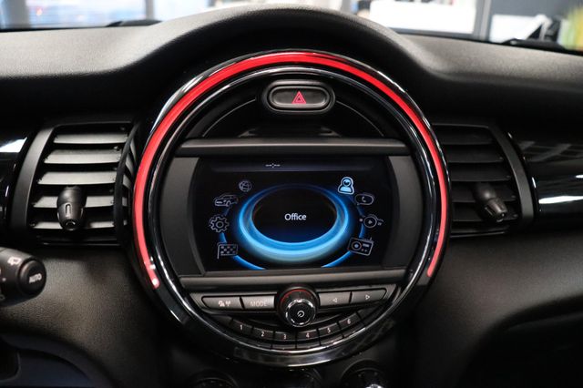 Fahrzeugabbildung MINI Mini Cooper 5-trg.|PANO|LED-RING|PDC|CHILI|BT
