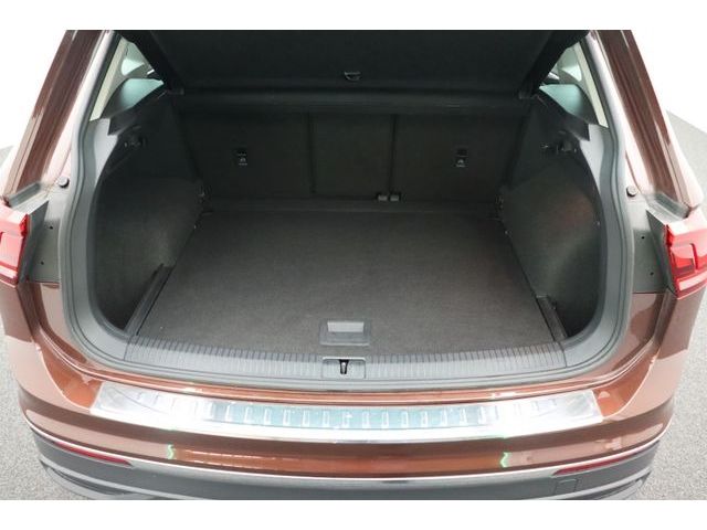 Fahrzeugabbildung Volkswagen Tiguan 1.5 DSG Life ACC LED Apple CarPlay