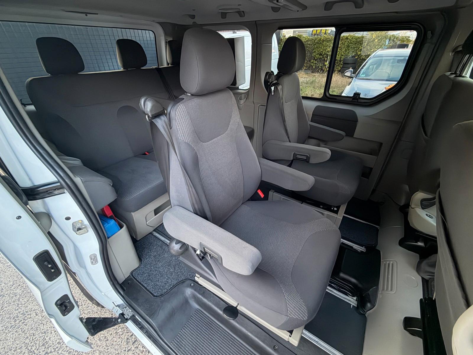 Opel Vivaro Life Cosmo Westfalia 2.5 CDTI 145 ch BVM / 7 places / Couchage + Table / Store / Chauffage auxiliaire