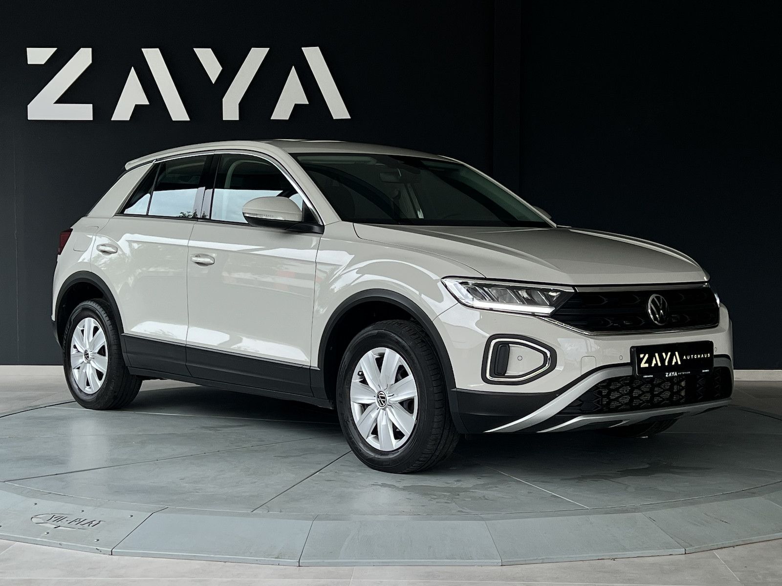 Volkswagen T-Roc 2.0 TDI*AHK*LED*PDC* foto 1