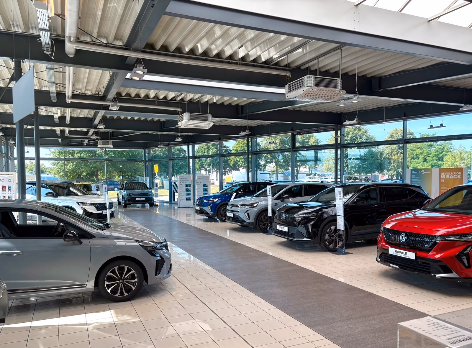 showroom-image-top