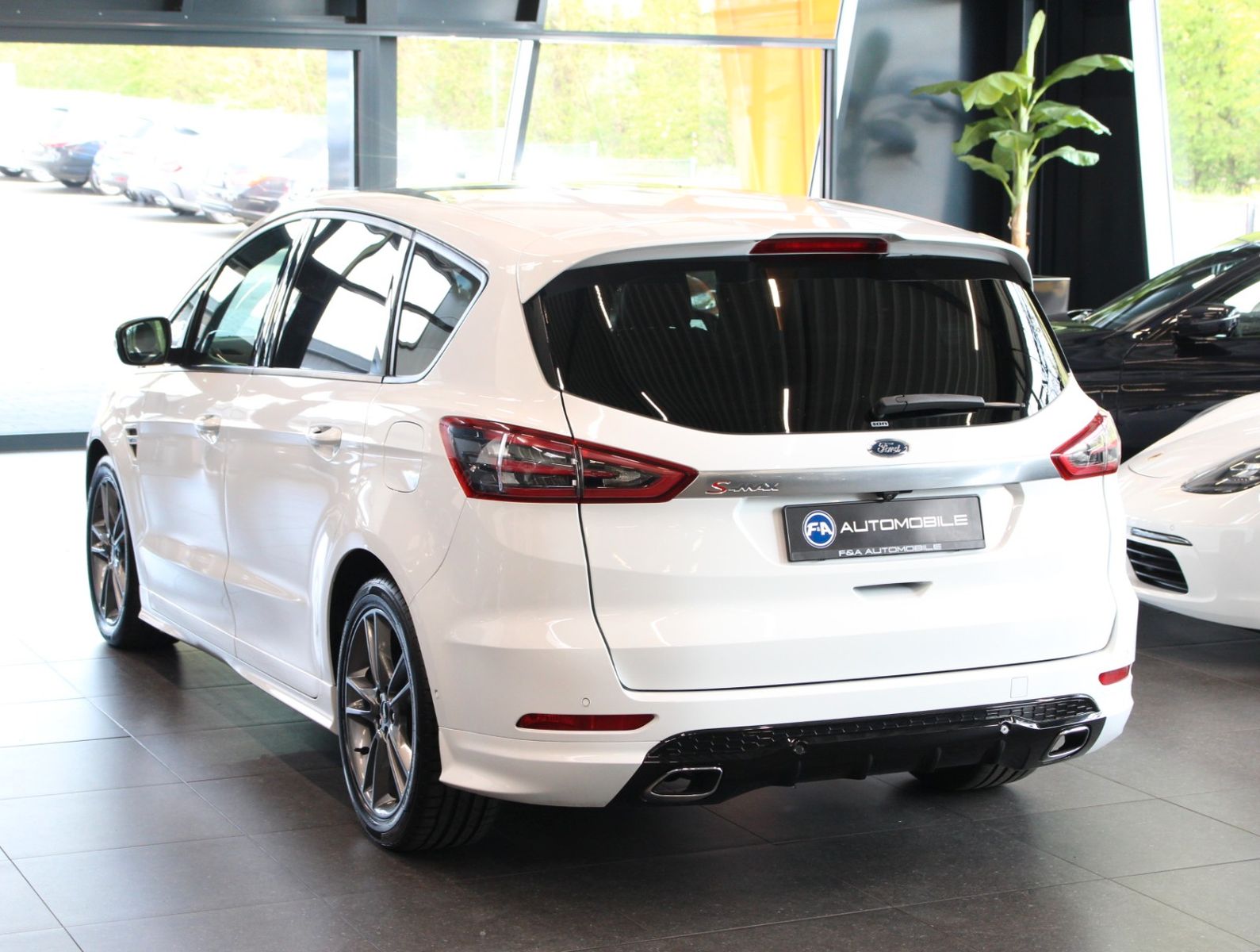 Fahrzeugabbildung Ford S-Max 2,0 ST-Line *PNRM*Kamera*AHK*19Zoll*1.Hand