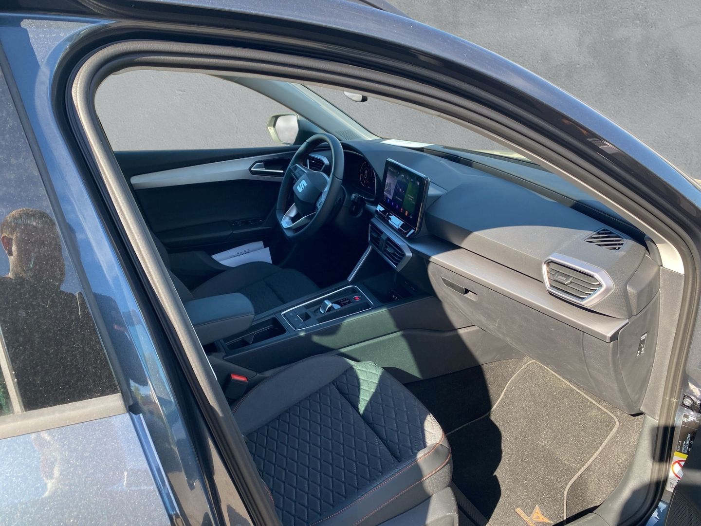Fahrzeugabbildung SEAT Leon Sportstourer FR 2.0 TDI EU6d Navi Digitales