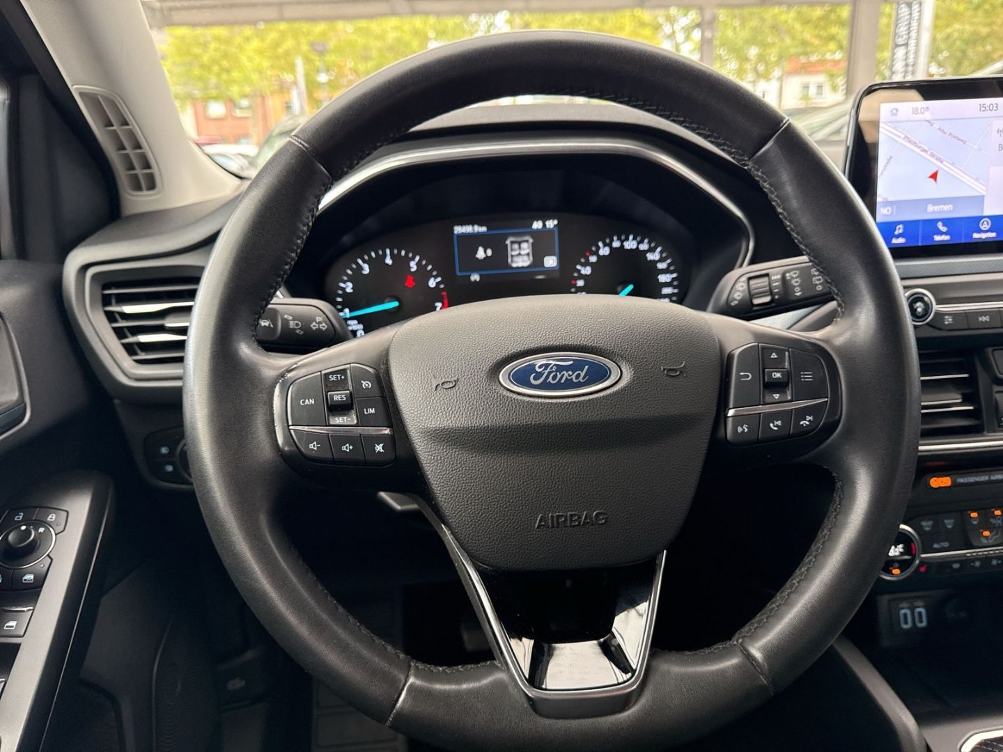 Fahrzeugabbildung Ford Focus Turnier Active Kamera LED NAVI DAB Winterp