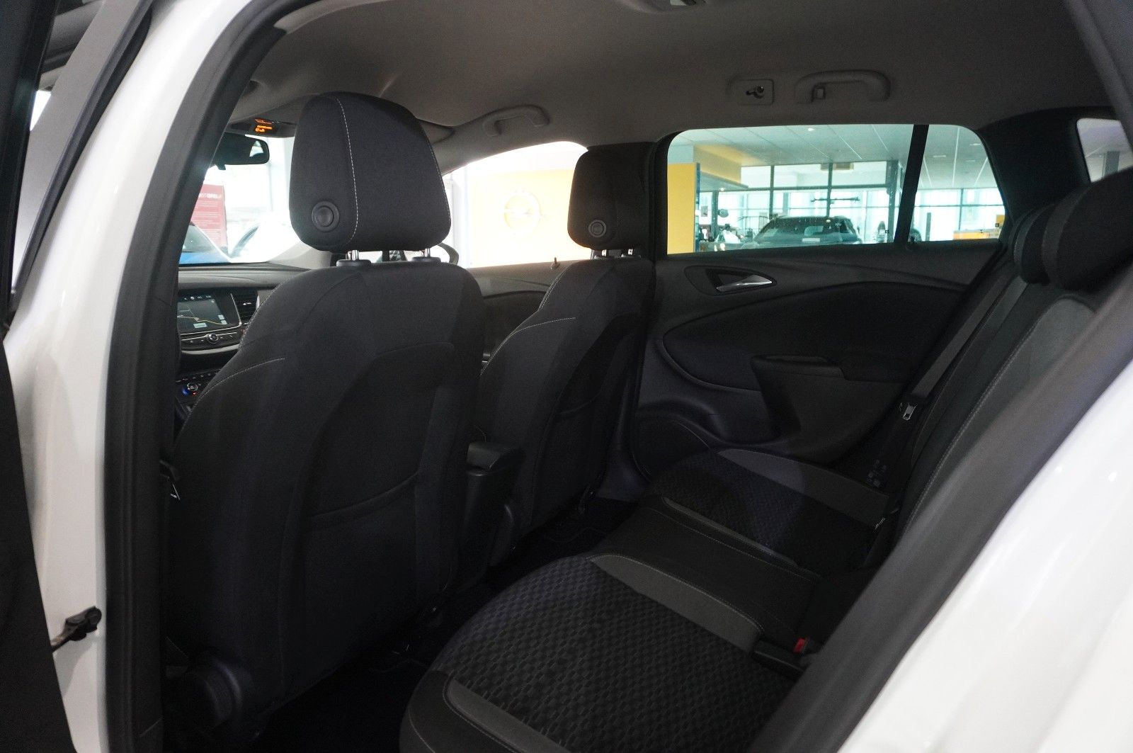 Fahrzeugabbildung Opel Astra K ST 1.2T EDITION NAVI/LED/KAMERA/SHZ/DAB+