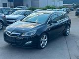 Opel Astra J SportsTourerInnovation*NEU*TÜV*AHK* - Opel Astra: Automatik, J