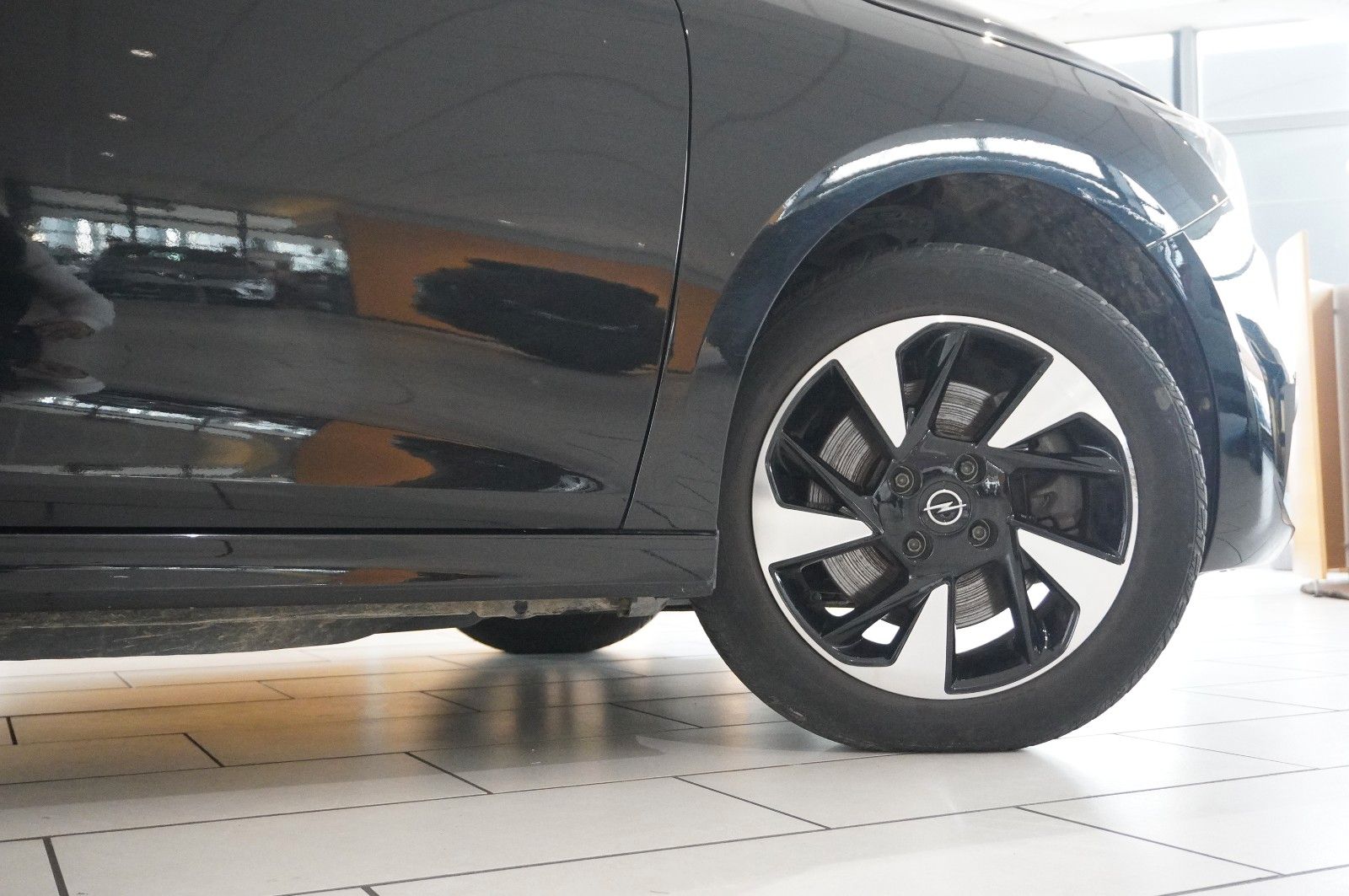 Fahrzeugabbildung Opel Corsa-e ELEKTRO 1-PHASIG NAVI/DAB/KAMEERA/VIRTU.