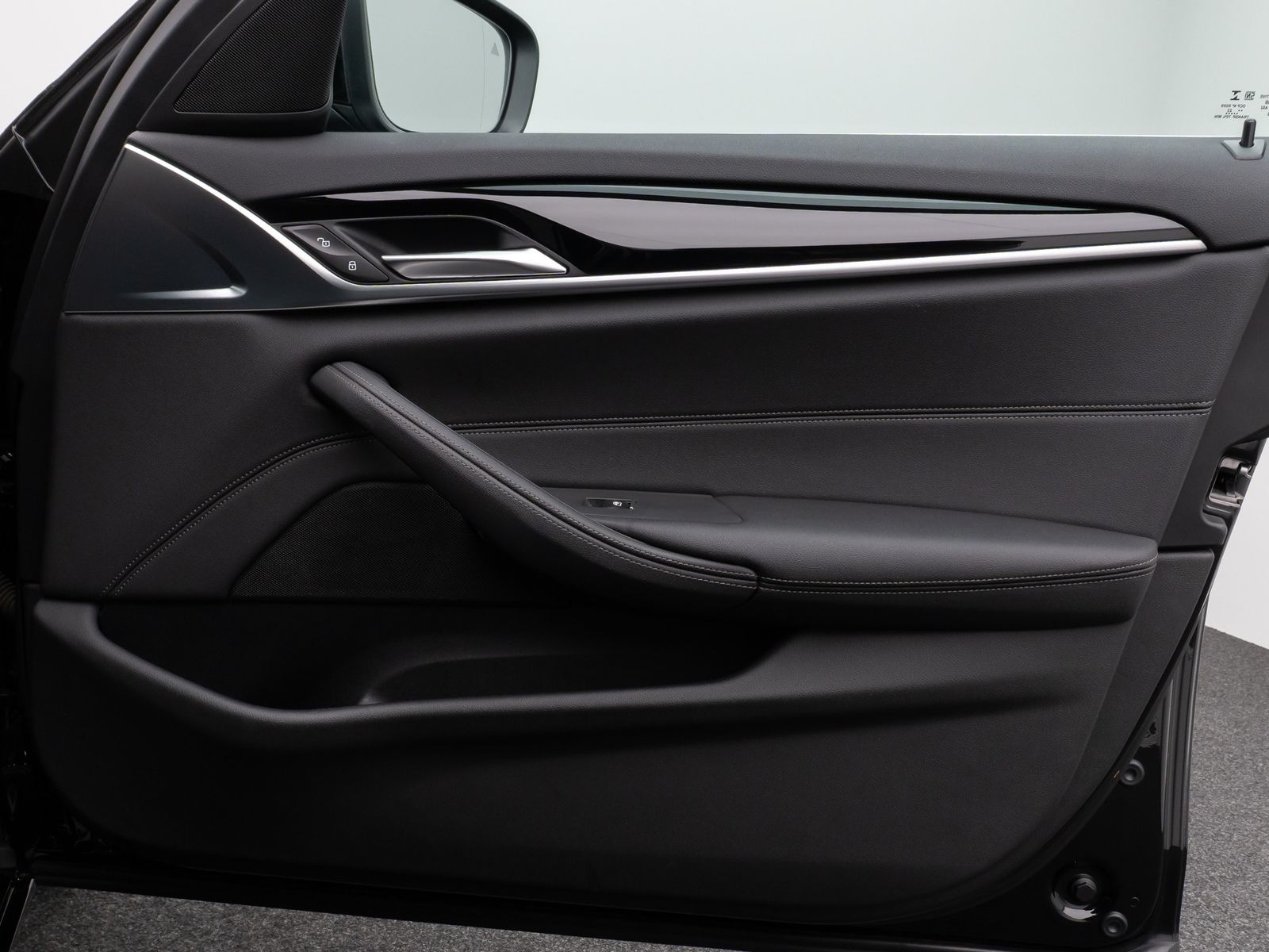 Fahrzeugabbildung BMW 520d Panorama Kamera DAB HiFi ACC Alarm M Sport