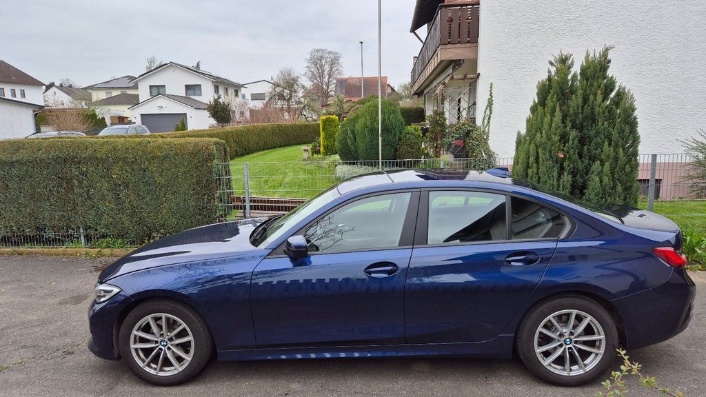 Image of BMW 320