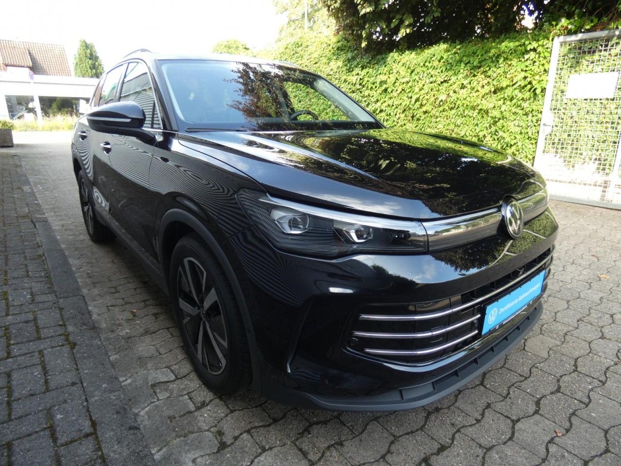 Volkswagen Tiguan 1.5 eTSI DSG Elegance LED-Matrix Navi AHK foto 3