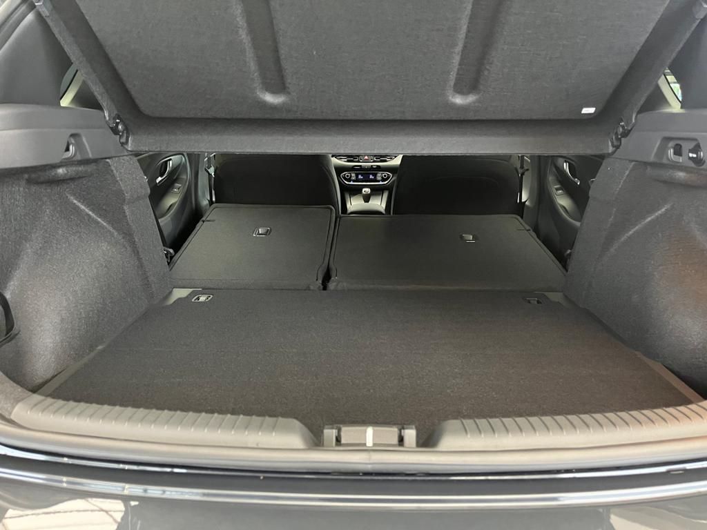 Fahrzeugabbildung Hyundai i30 1.0 Benzin Turbo Connect & Go LED LM KlimaA