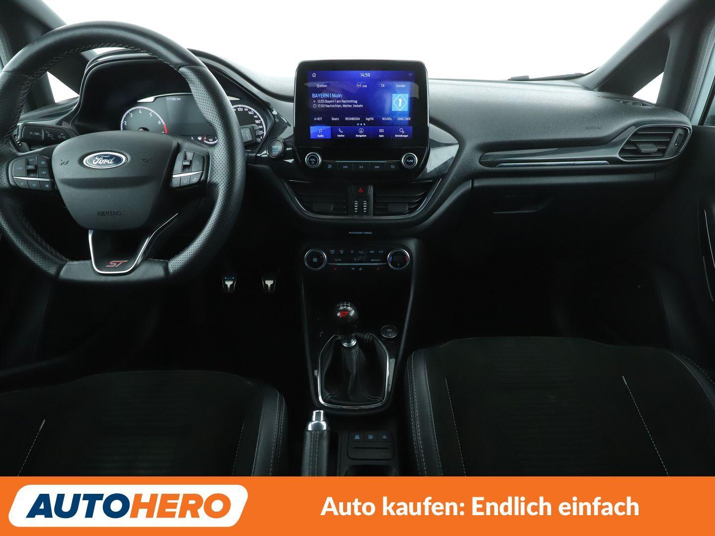 Ford Fiesta 1.5 EcoBoost ST *NAVI*LED*TEMPO*PDC*PANO*