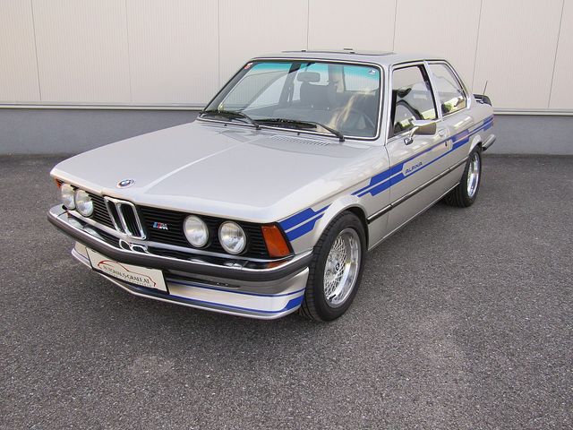 BMW 323i