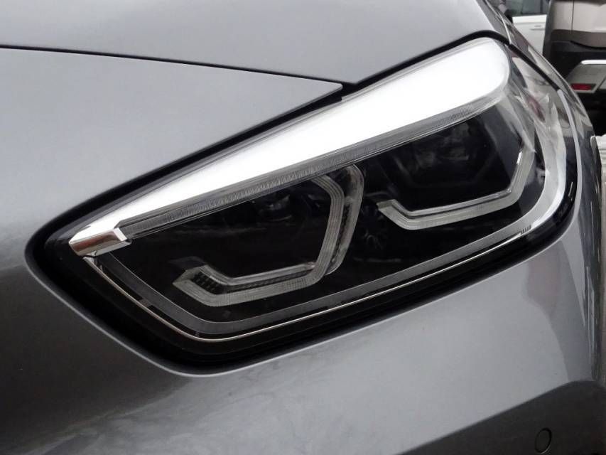 Fahrzeugabbildung BMW 118i Advantage Automatik