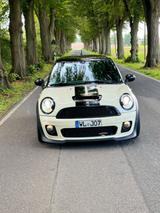 MINI John Cooper Works John Cooper Works - weiße MINI John Cooper Works