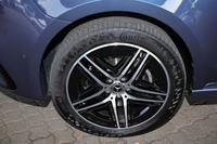 Mercedes-Benz V 300 d AV Komp. 3,2t 7Sitzer AMG AHK+360°+MBUX