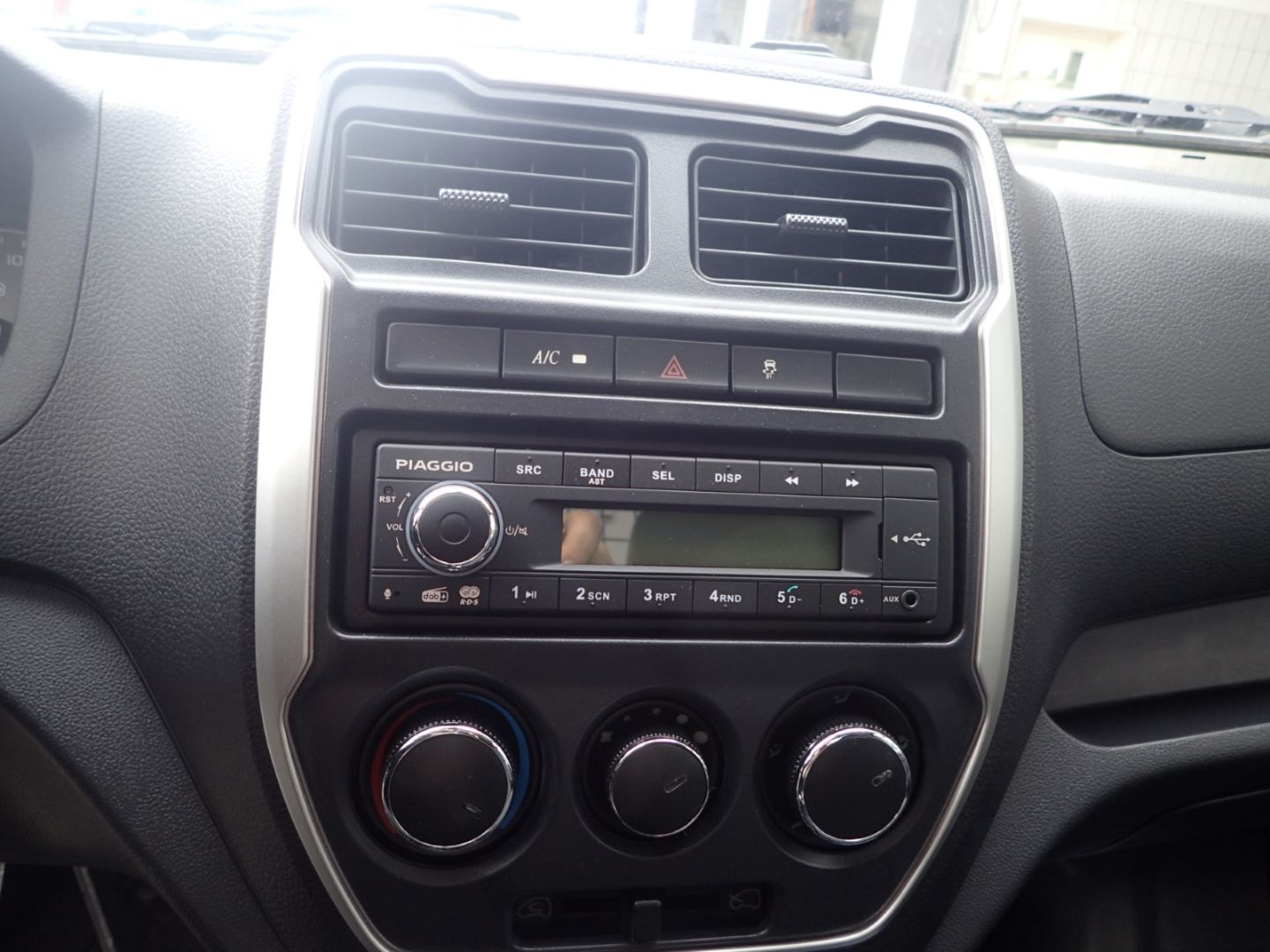 Fahrzeugabbildung Piaggio Porter NP6 TW Kipper LR 3,08m Pritschenlänge LPG