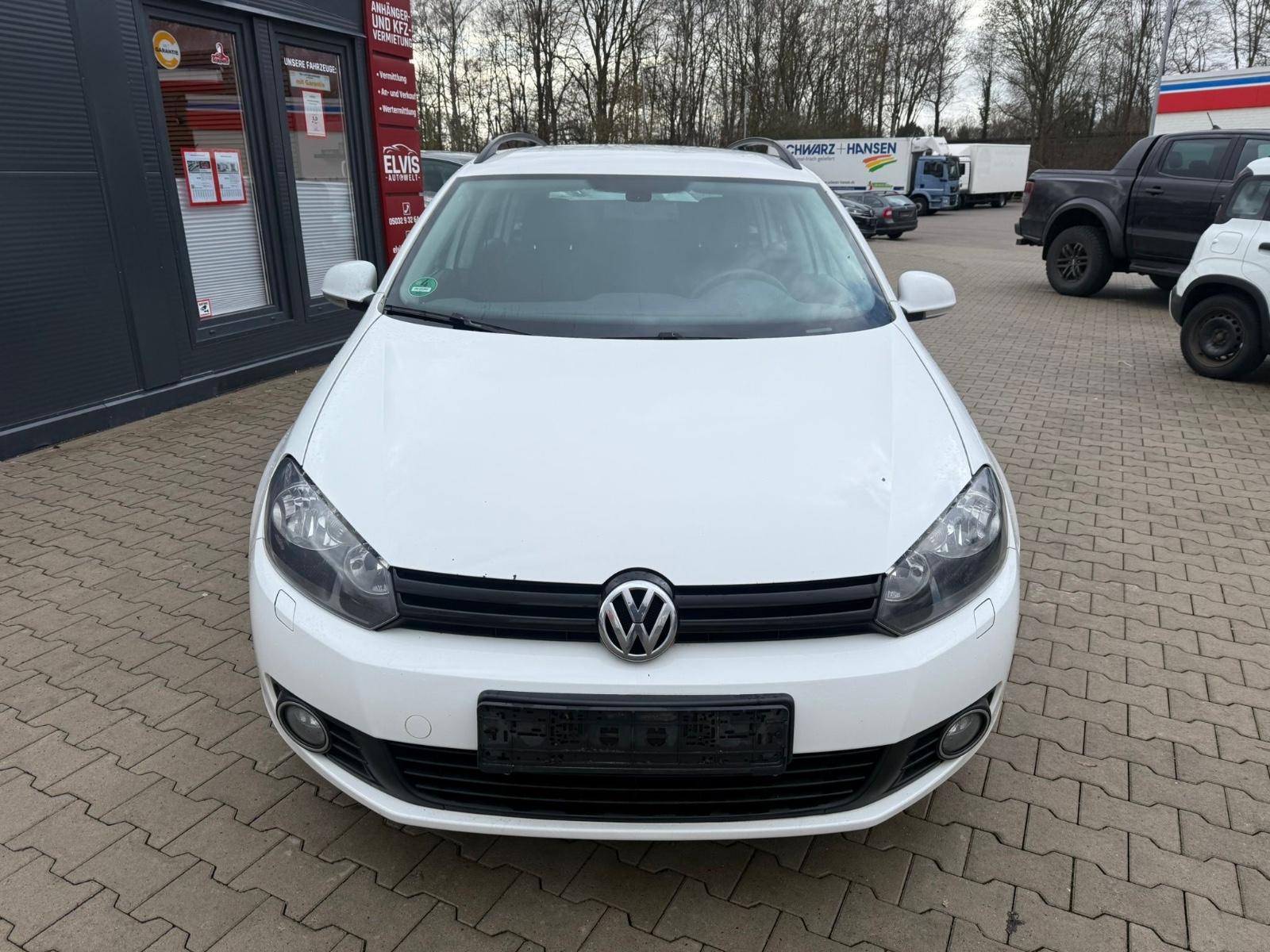 Volkswagen Golf 2013 — rear view