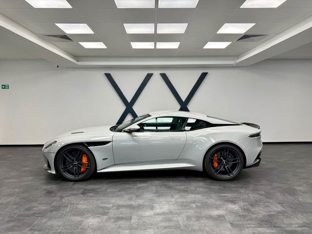 ASTON MARTIN DBS