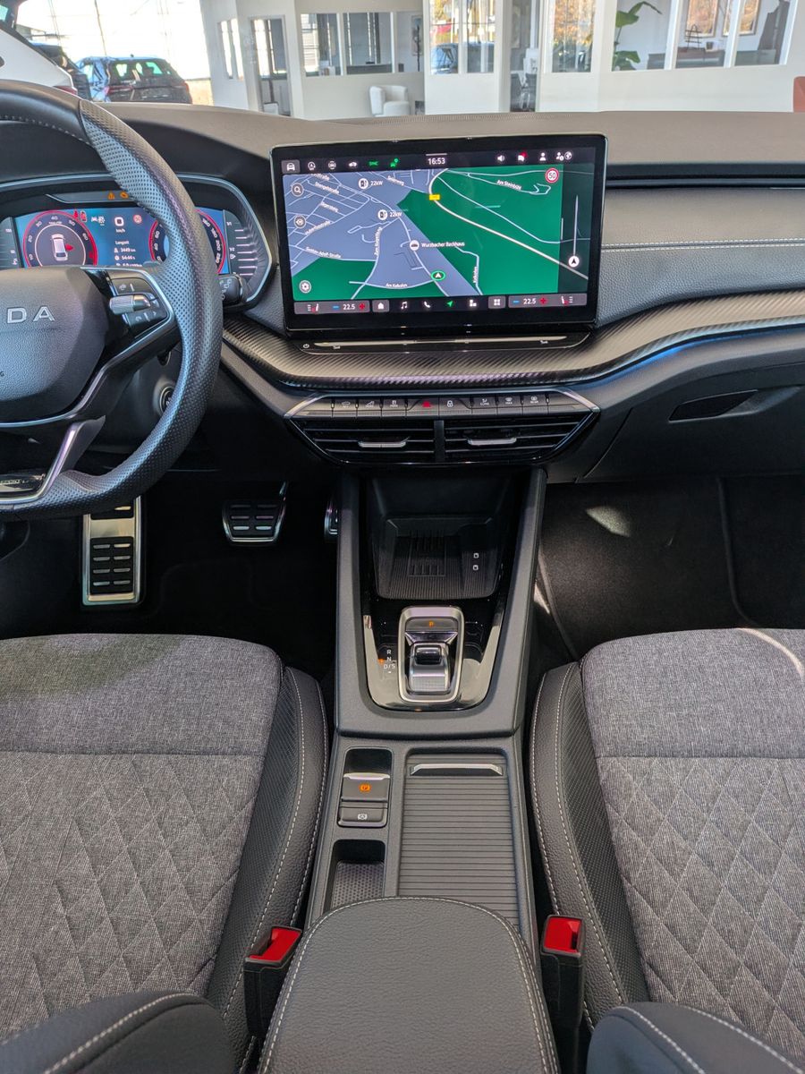 Fahrzeugabbildung SKODA Octavia 1.5 TSI Sportline Pano Matrix AHK 5J-Gar