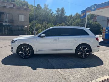 Audi Q7 - 4