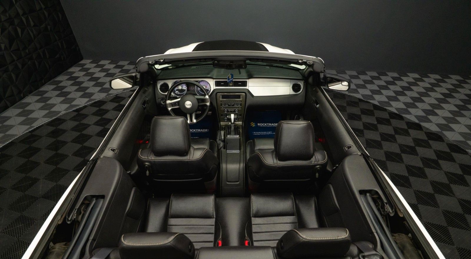 Fahrzeugabbildung Ford Mustang 3.7 V6 GT Cabrio | TÜV 2028 | 4Season