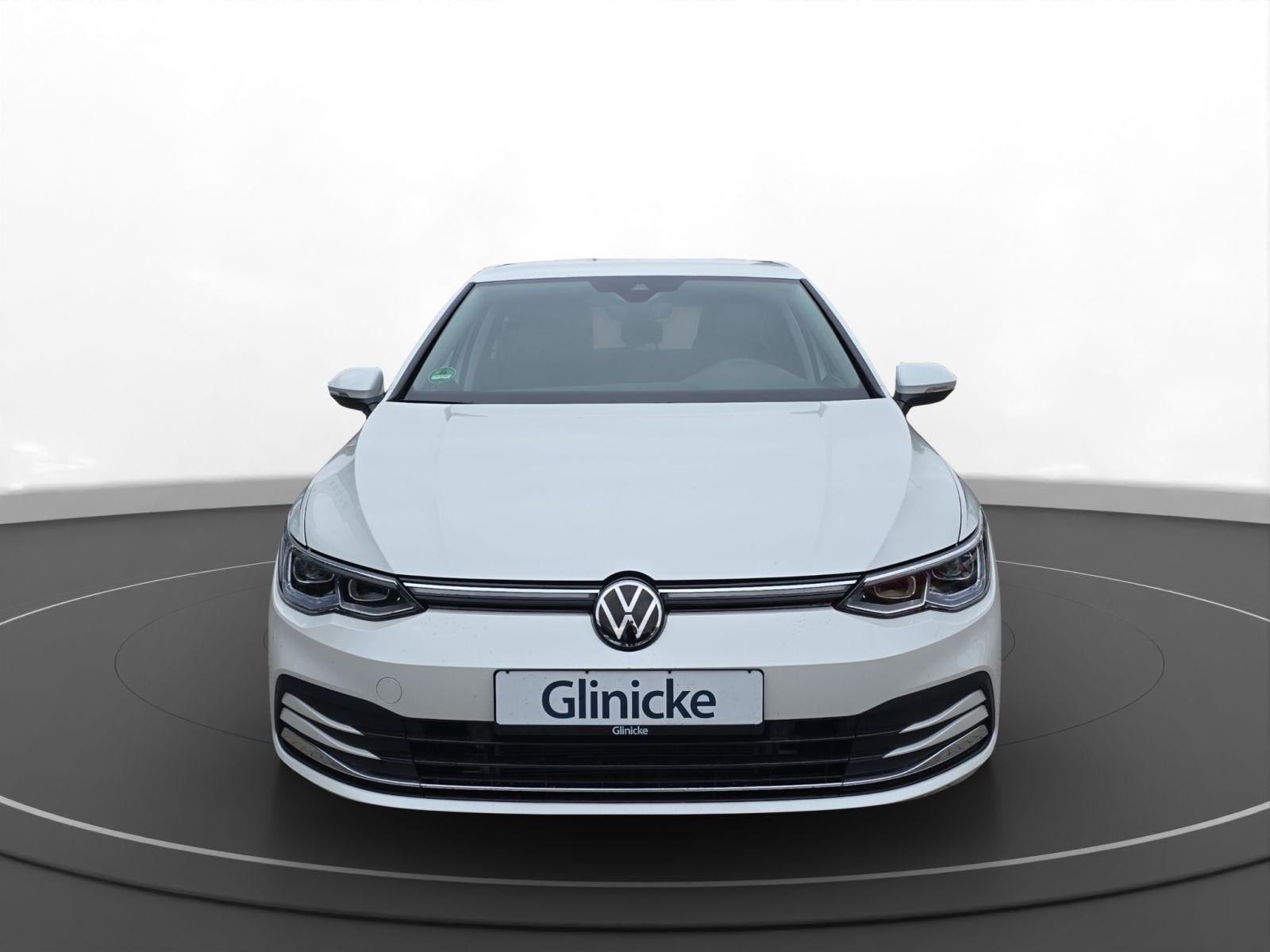 Volkswagen Golf VIII 2.0 TSI Style AHK ACC