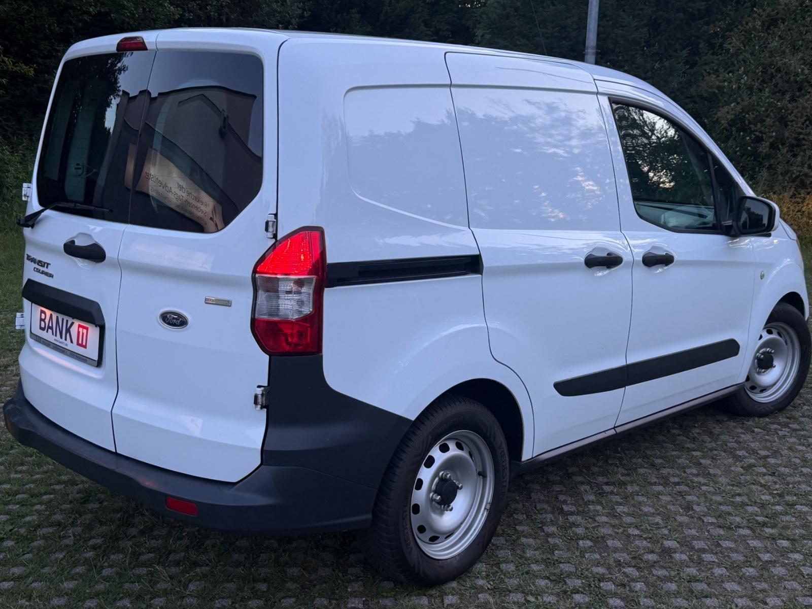 Ford Transit Courier Benziner *Euro6 *USB *El.Fenster