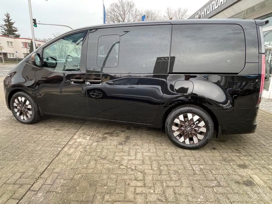 Fahrzeugabbildung Hyundai Staria 2.2 CRDi Automatik